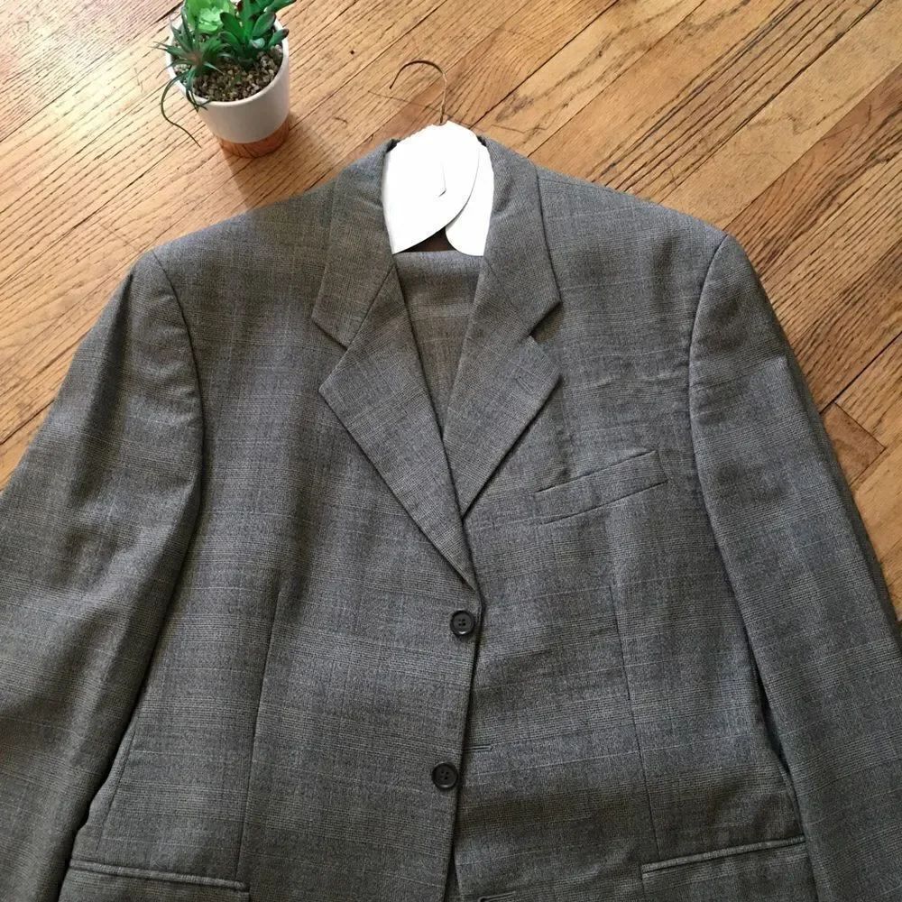 PURE WOOL GRAY SUIT